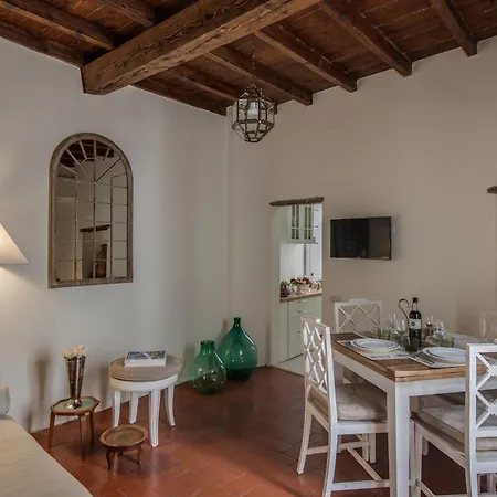 Florence- Gemma 2bd Tornabuoni Area * Floransa