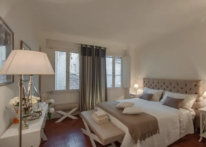 Florence- Gemma 2bd Tornabuoni Area Апартаменты *